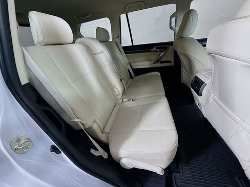 Used 2023 Lexus GX 460 Premium w/ Premium Package image 28