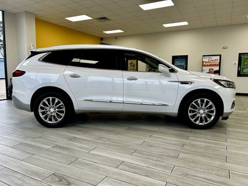 Used 2019 Buick Enclave Premium w/ Experience Buick Package image 5