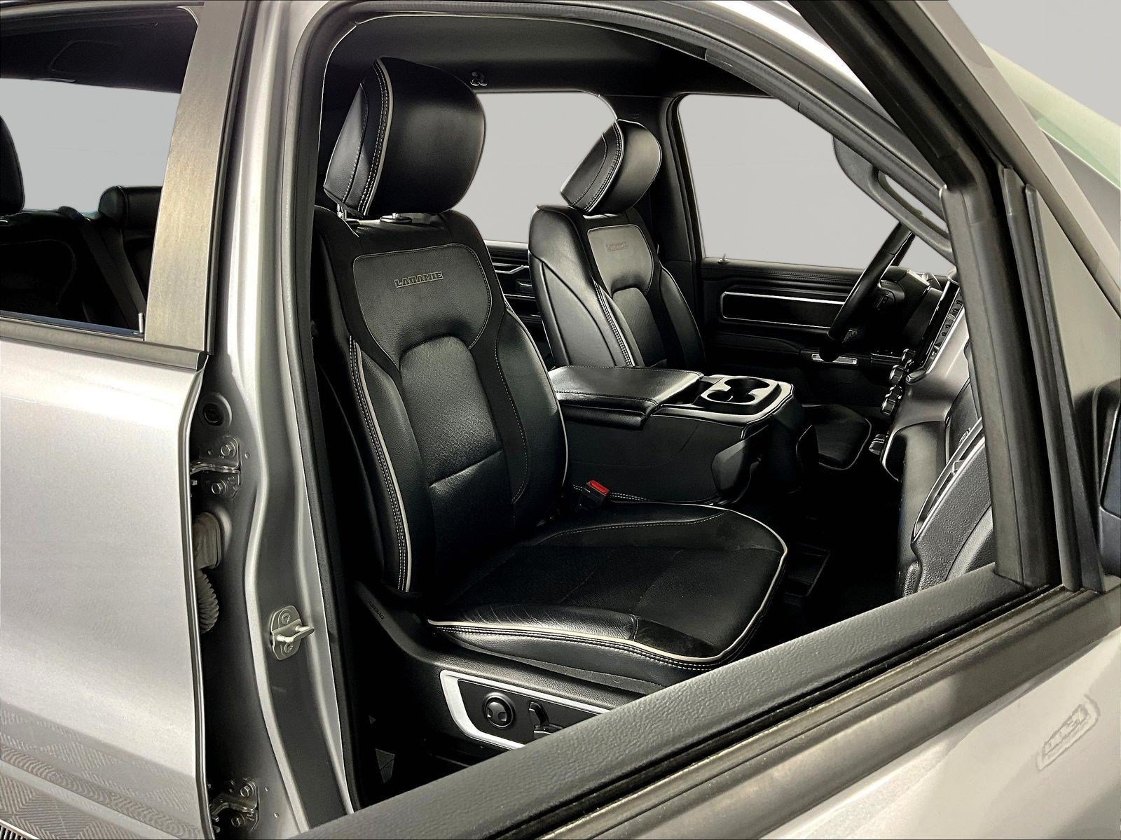 Used 2023 RAM 1500 Laramie AWD/4WD image 29