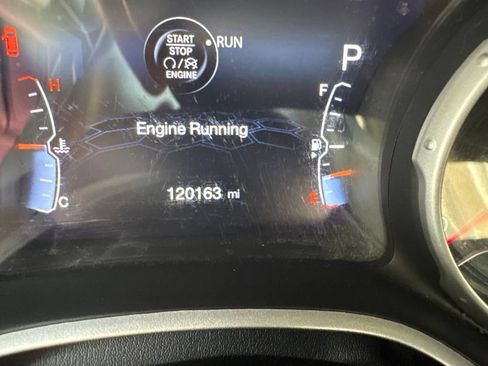 Used 2018 Jeep Compass Sport w/ Tech Group FWD image 8