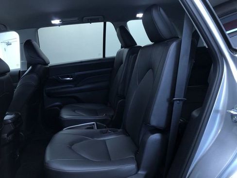 Used 2025 Toyota Grand Highlander AWD image 22