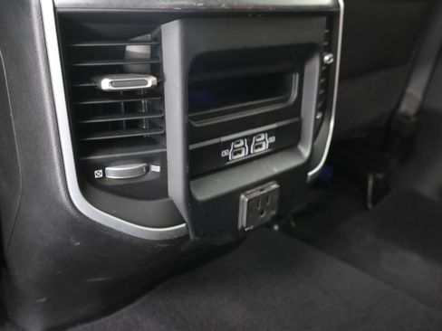 Used 2022 RAM 2500 Big Horn w/ Level C Equiment Group AWD/4WD image 35