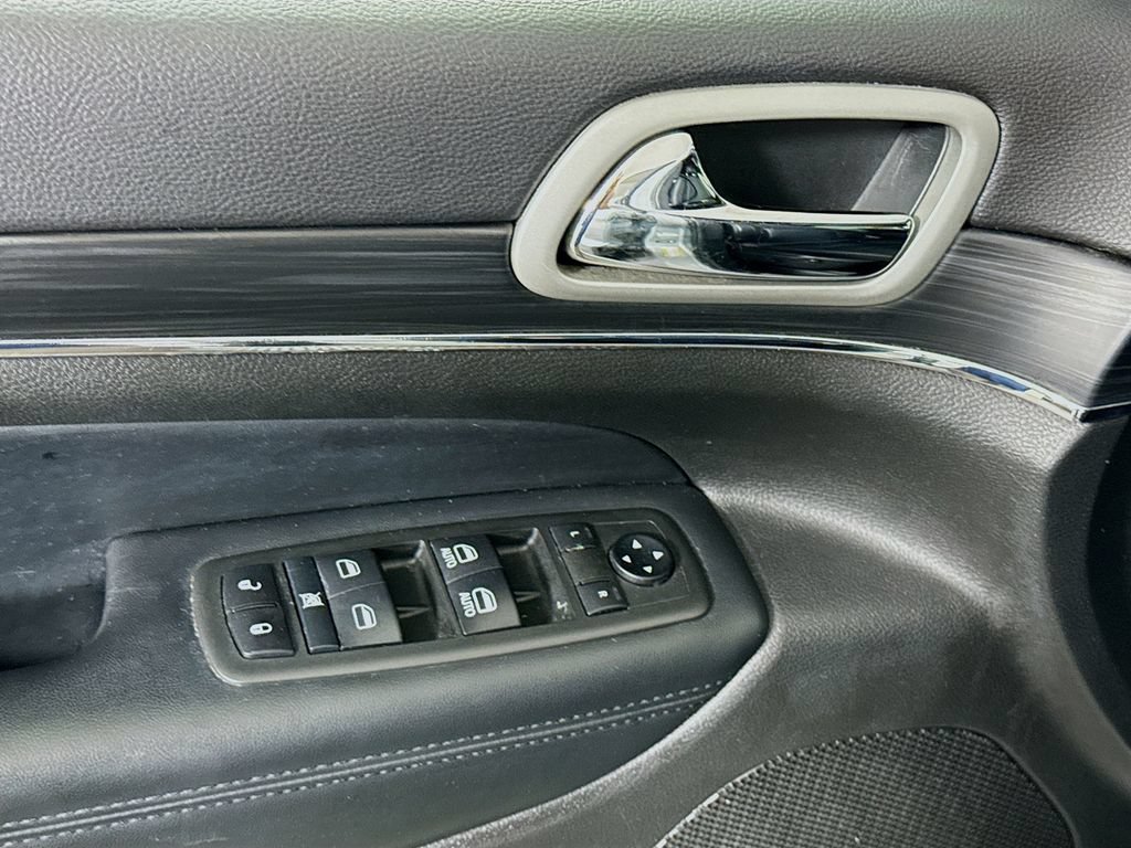 Used 2021 Jeep Grand Cherokee Limited AWD/4WD image 25