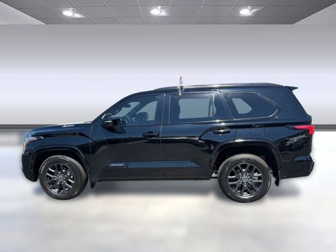 Certified 2023 Toyota Sequoia Platinum AWD/4WD image 2