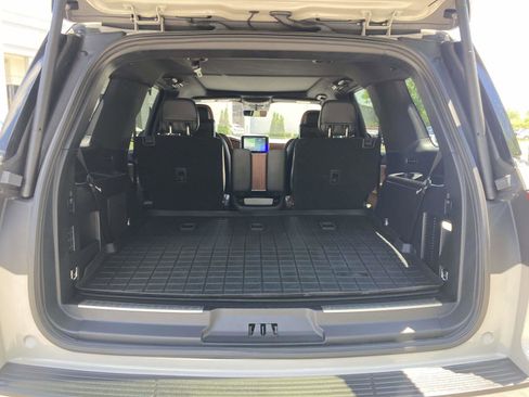 Used 2019 Lincoln Navigator Reserve AWD/4WD image 15