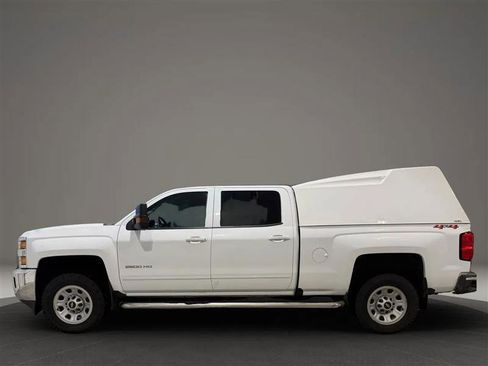 Used 2019 Chevrolet Silverado 2500 LT image 2