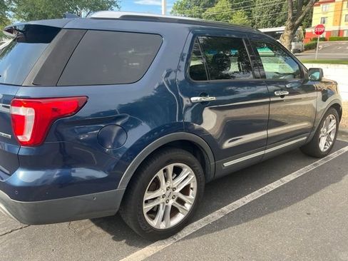 Used 2016 Ford Explorer Limited w/ Equipment Group 301A FWD image 3