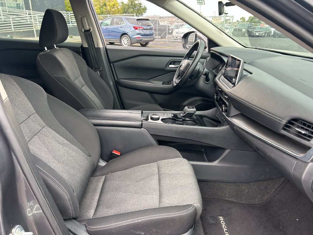 Used 2025 Nissan Rogue SV AWD/4WD image 34