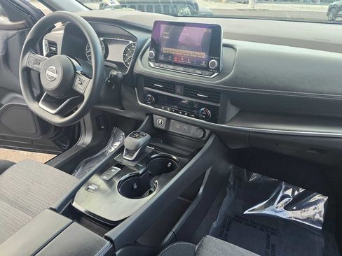 Used 2023 Nissan Rogue SV image 18