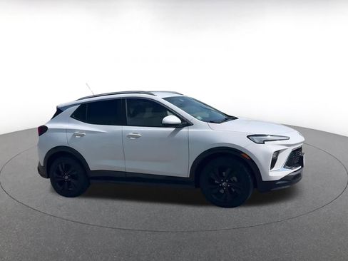 Used 2024 Buick Encore GX Sport Touring image 2