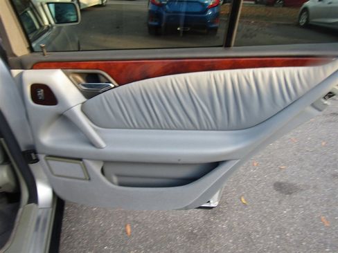 Used 1997 Mercedes-Benz E 320 Sedan image 24