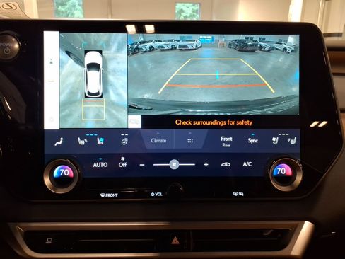 New 2026 Lexus RX 450h AWD w/ Convenience Package image 9