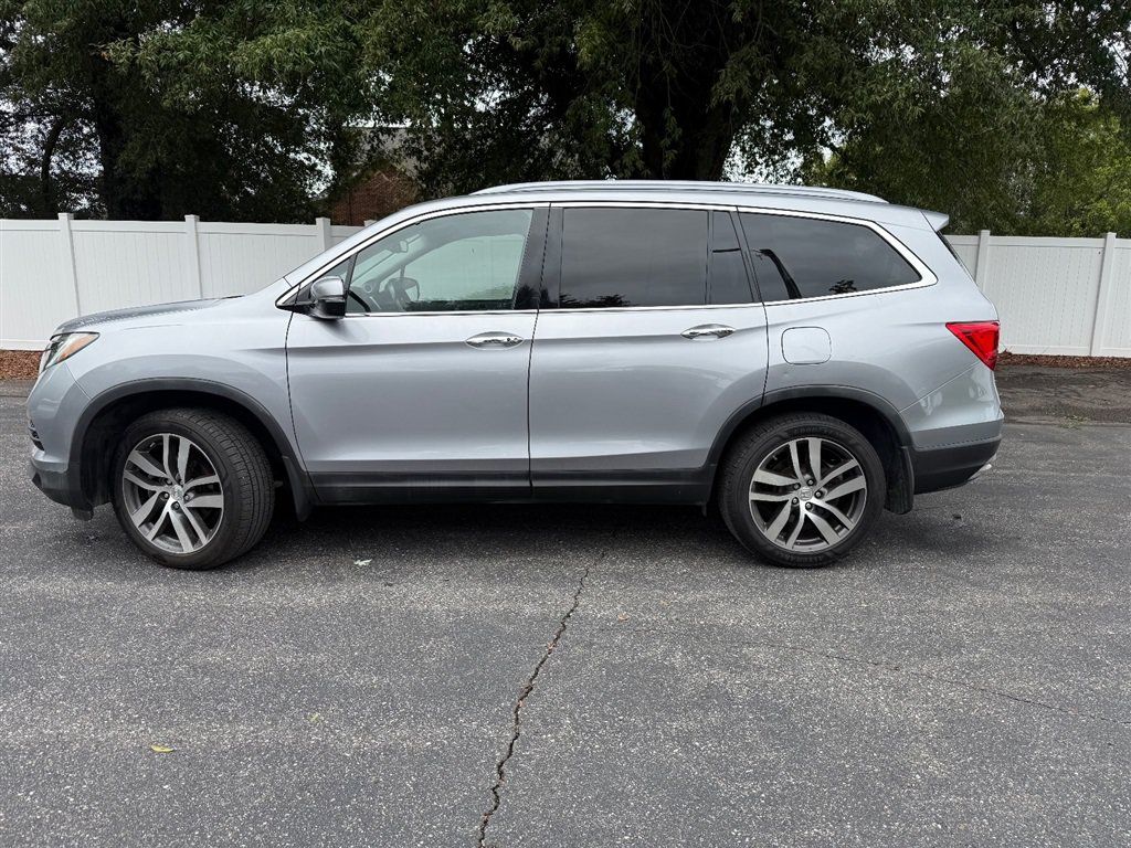 Used 2017 Honda Pilot Elite image 2
