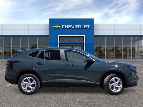New 2026 Chevrolet Trax LS w/ LS Convenience Package image 4