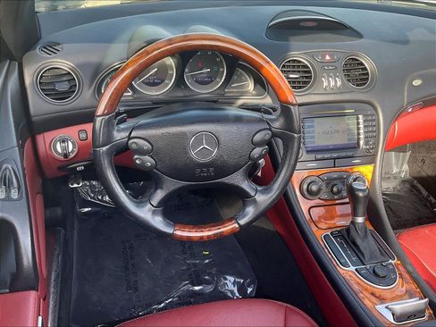 Used 2008 Mercedes-Benz SL 550 image 7