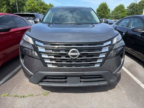 Used 2024 Nissan Rogue SV AWD/4WD image 2