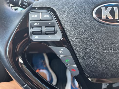 Used 2017 Kia Forte S w/ S Premium Package FWD image 19