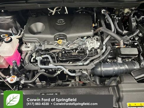 Used 2025 Toyota Sienna XLE image 37