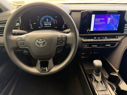 Used 2025 Toyota Camry LE w/ Convenience Package FWD image 21