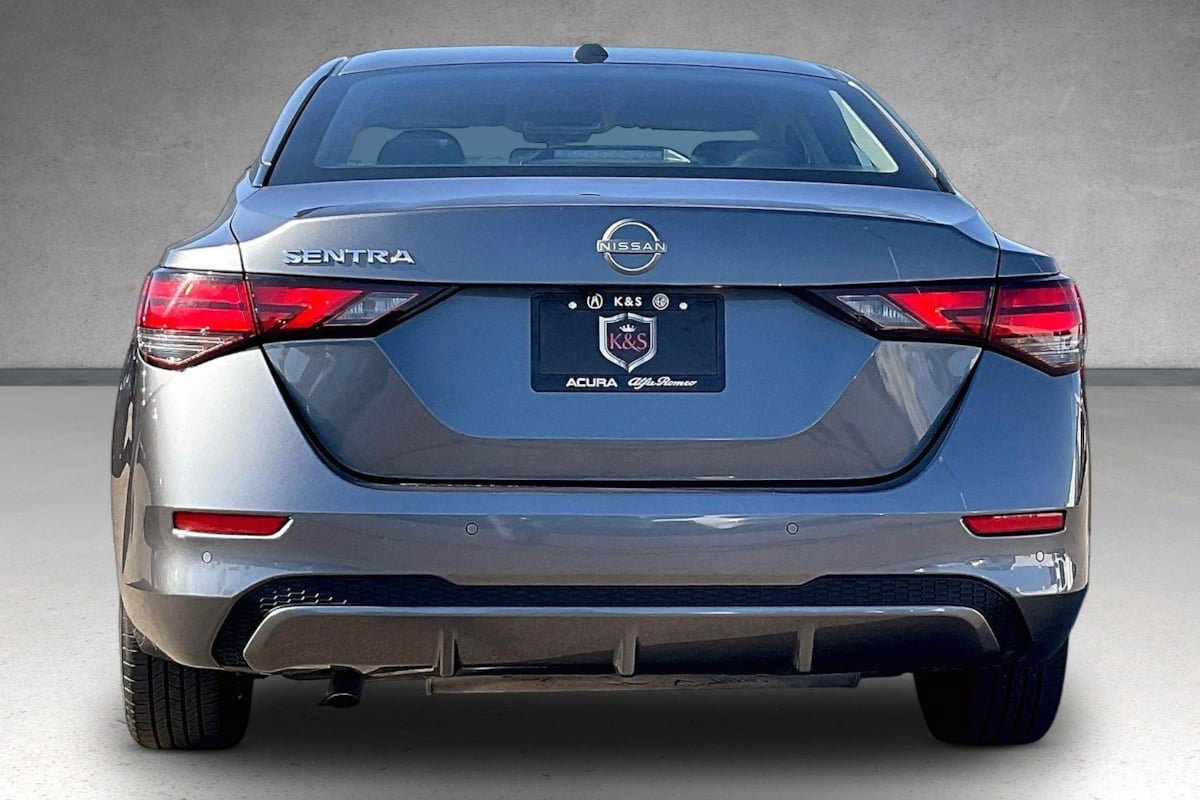 Used 2025 Nissan Sentra SV FWD image 4