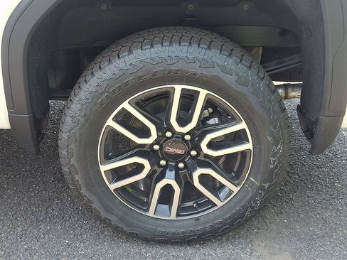 New 2026 GMC Sierra 1500 AT4 w/ AT4 Premium Package AWD/4WD image 5