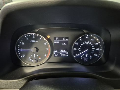 Used 2018 Hyundai Elantra SE w/ Winter Weather Package FWD image 12