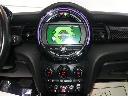 Used 2019 MINI Cooper S w/ Signature Upholstery Package image 31