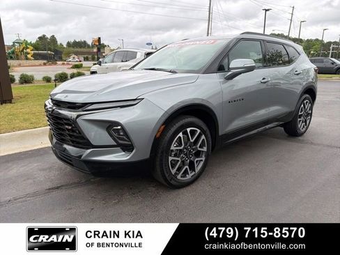 Used 2025 Chevrolet Blazer RS FWD image 1