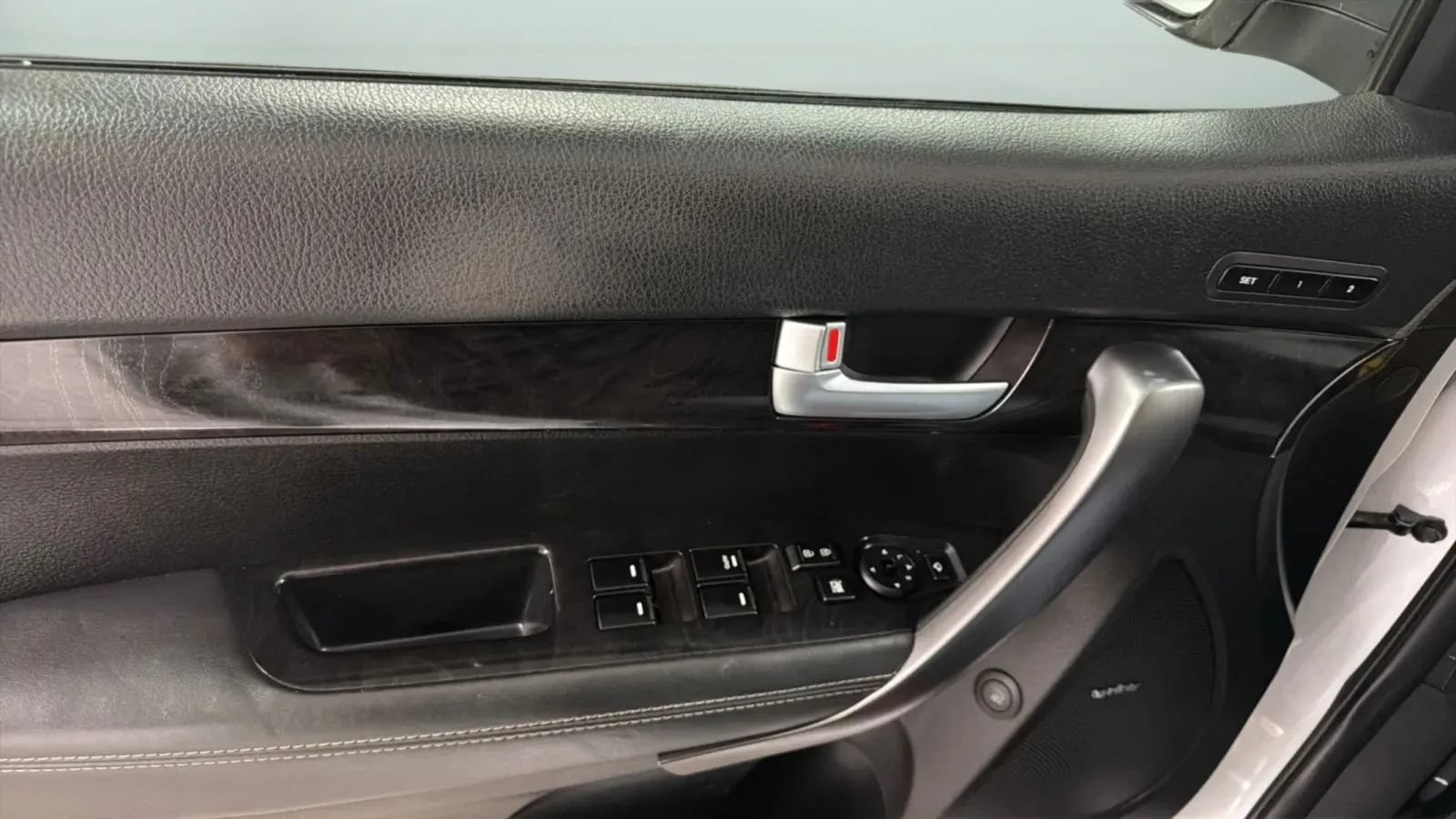 Used 2014 Kia Sorento SX w/ 3rd Row Package FWD image 17