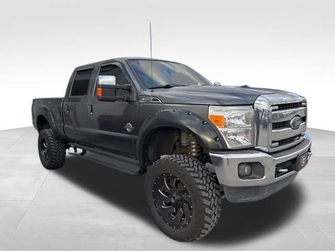 Used 2015 Ford F350 Lariat w/ Chrome Package image 3