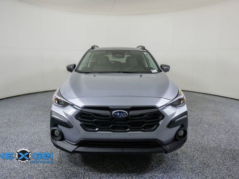 Used 2024 Subaru Crosstrek 2.0i Premium AWD/4WD image 2