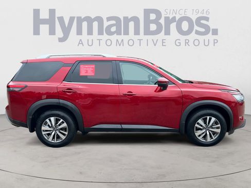 Certified 2023 Nissan Pathfinder SL image 2