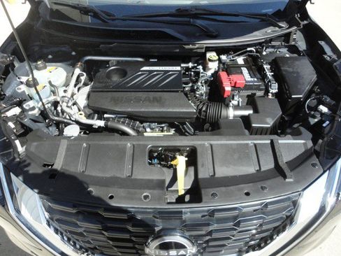 Used 2023 Nissan Rogue S image 22