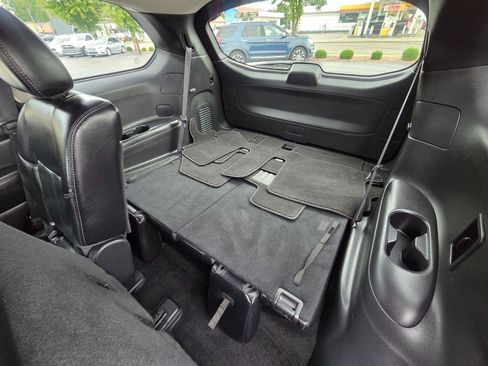 Used 2018 Nissan Pathfinder SL FWD image 15