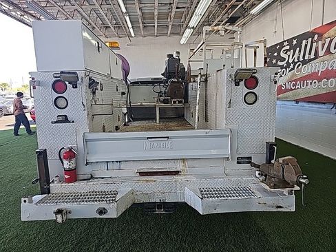 Used 2013 Ford F550 2WD Regular Cab Super Duty w/ Payload Upgrade Pkg image 4