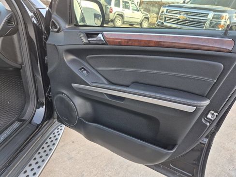 Used 2009 Mercedes-Benz GL 320 BlueTEC 4MATIC image 16