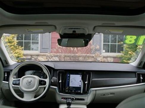 Used 2018 Volvo V90 T5 Cross Country w/ Plus Package image 20