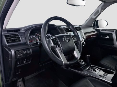 Used 2022 Toyota 4Runner Limited AWD/4WD image 9
