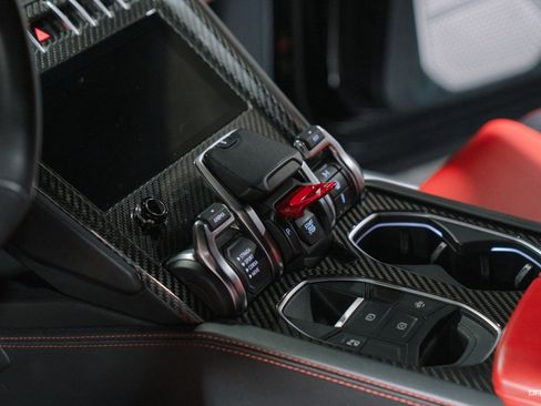 Used 2019 Lamborghini Urus image 10