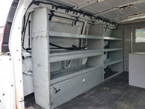 Used 2015 Chevrolet Express 2500 w/ Express Access Plus Package image 7