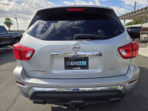 Used 2019 Nissan Pathfinder SV image 4