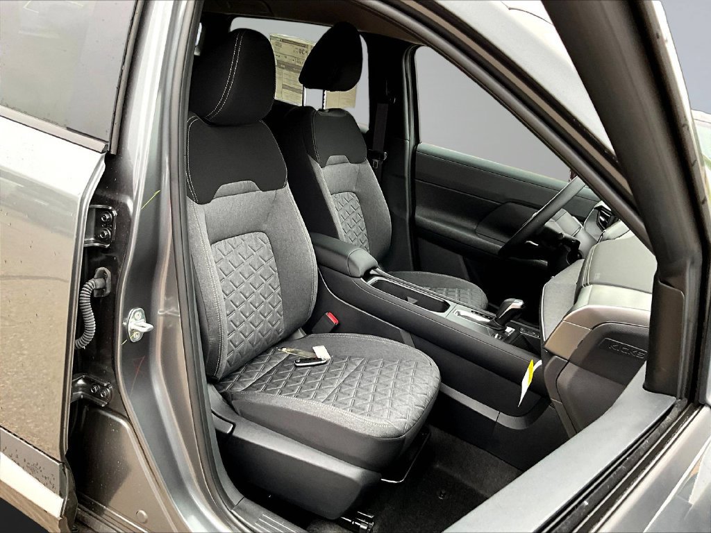 New 2026 Nissan Kicks SV w/ Cold Weather Package AWD/4WD image 11