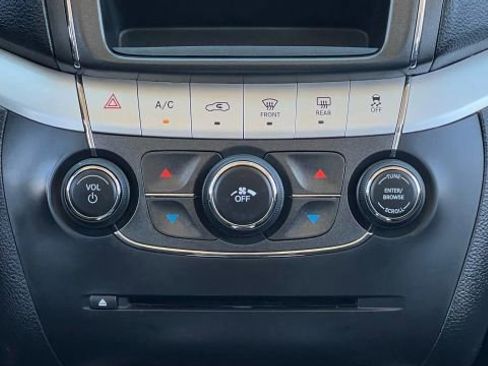 Used 2017 Dodge Journey SE w/ Flexible Seating Group image 89