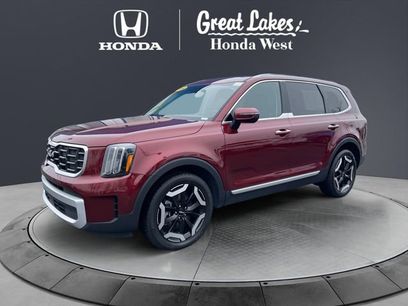 Used 2024 Kia Telluride S w/ S Sunroof Package