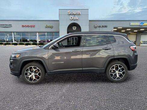 Certified 2024 Jeep Compass Limited AWD/4WD image 3