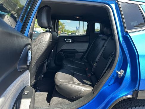 Used 2024 Jeep Compass Latitude AWD/4WD image 18