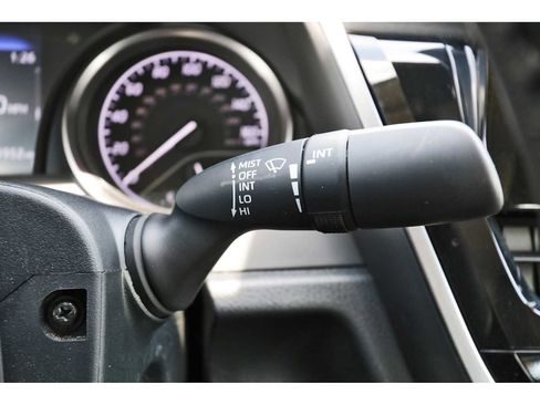 Used 2023 Toyota Camry SE image 18