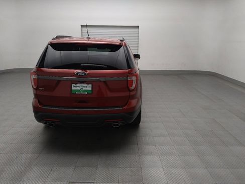 Used 2018 Ford Explorer XLT w/ Equipment Group 202A FWD image 7