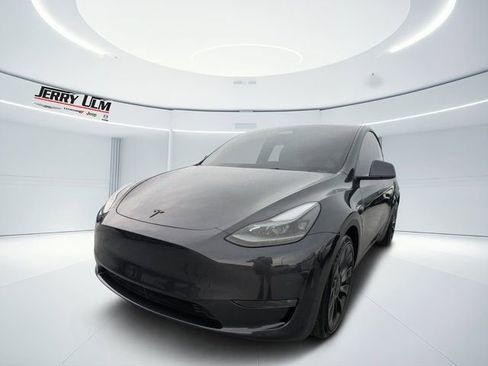 Used 2024 Tesla Model Y Performance image 6