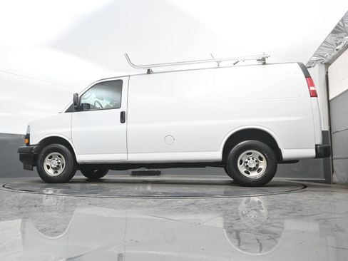 Used 2019 Chevrolet Express 3500 w/ Driver Convenience Package image 20
